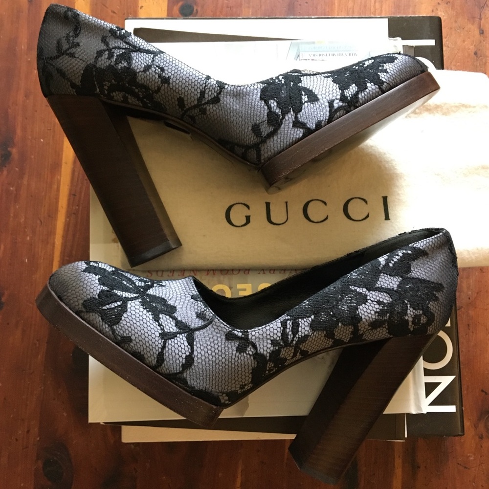 New Gucci Lavender Black Lace Pumps Heels Sz. 39
